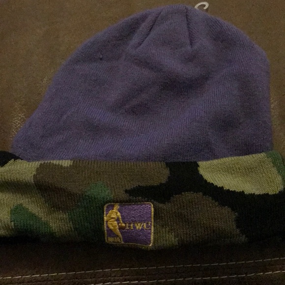 New Era LA Lakers Beanie - Picture 3 of 4